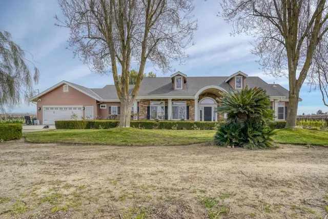 $1,350,000 | 350 North Floyd Avenue, Fresno, CA 93706