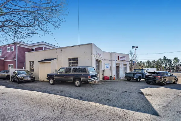 $2,500,000 | 911 Washington Street, Newton, MA 02460