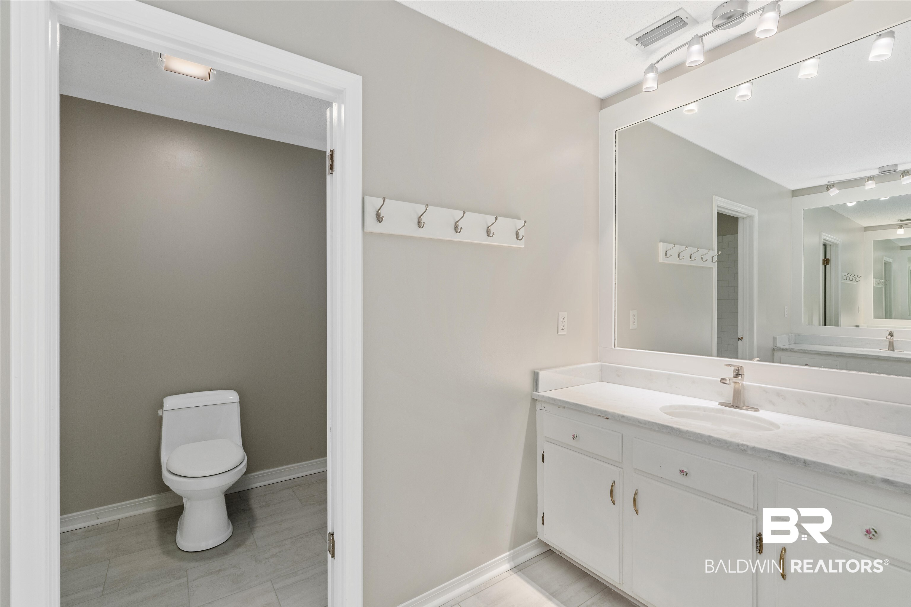 8115 Manley Road Fairhope, AL 36532 - Photo 22 of 32 Double Vanities