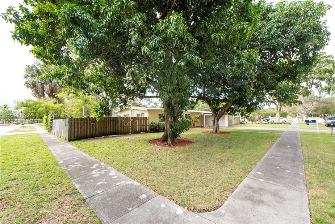 4210 Southwest 10th Street Plantation, FL 33317 - Photo 2 of 31 Photo 2