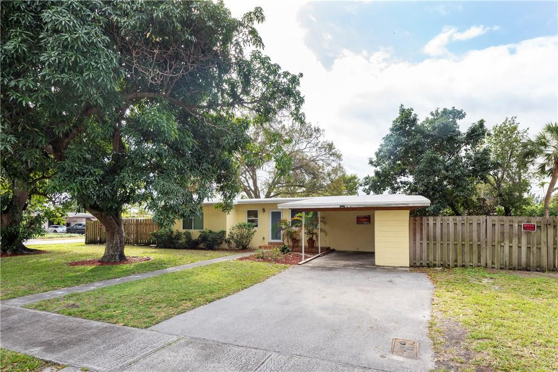 4210 Southwest 10th Street Plantation, FL 33317 - Photo 5 of 31 Photo 5