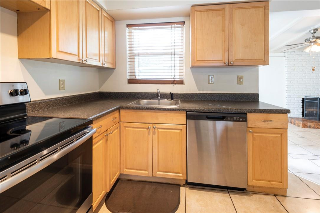 4210 Southwest 10th Street Plantation, FL 33317 - Photo 8 of 31 Photo 8