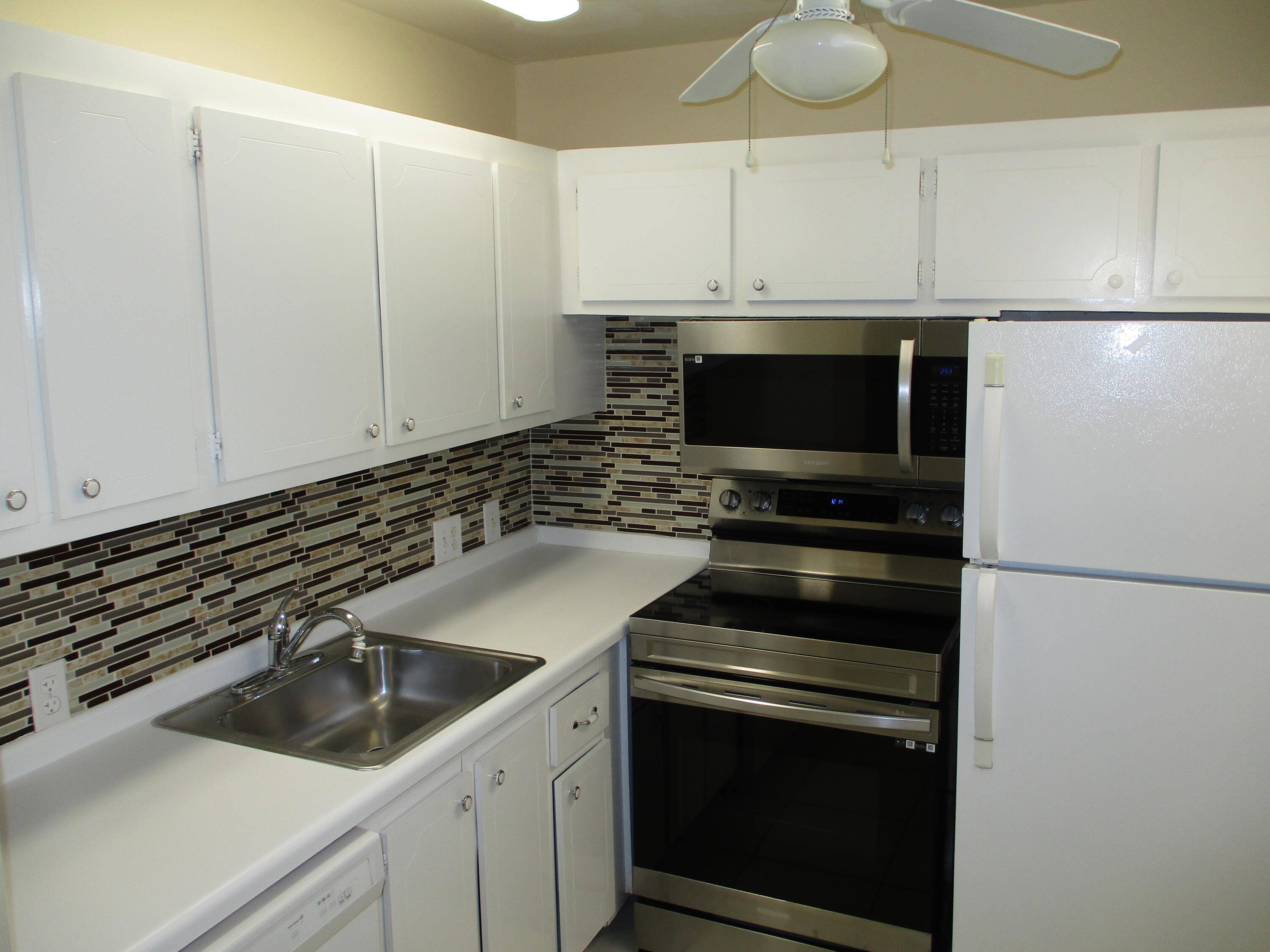506 Mansfield M Boca Raton, FL 33434 - Photo 12 of 37 IMG_0560