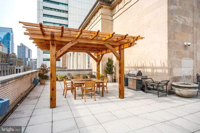 $350,000 | 1600 Arch Street, Unit 1215, Philadelphia, PA 19103