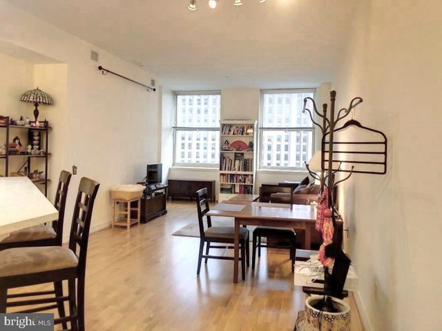 $350,000 | 1600 Arch Street, Unit 1215, Philadelphia, PA 19103