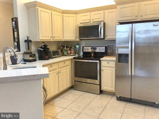 $350,000 | 1600 Arch Street, Unit 1215, Philadelphia, PA 19103