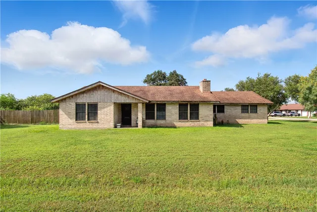 $245,000 | 1300 Burton Street, Woodsboro, TX 78393