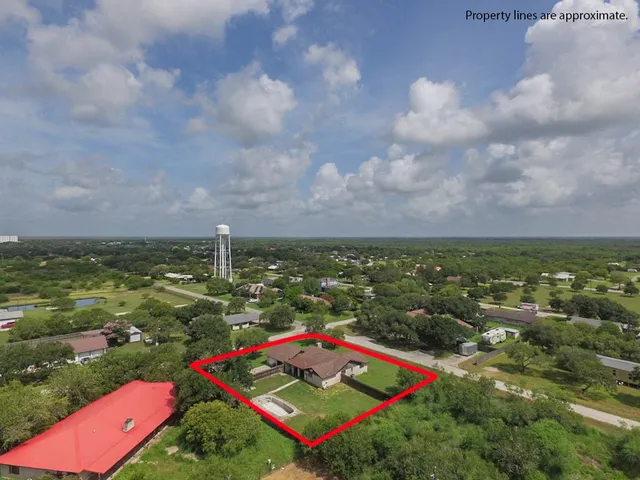 $225,000 | 1300 Burton Street, Woodsboro, TX 78393