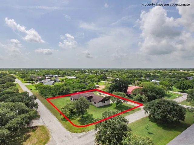$225,000 | 1300 Burton Street, Woodsboro, TX 78393