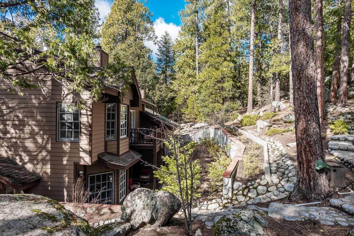 52595 Idyllmont Road Idyllwild, CA 92549 - Photo 56 of 58 a backyard of a house with lots of green space