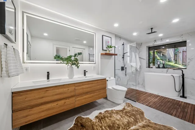 $995,000 | 7249 Wild Currant Way, Oakland, CA 94611