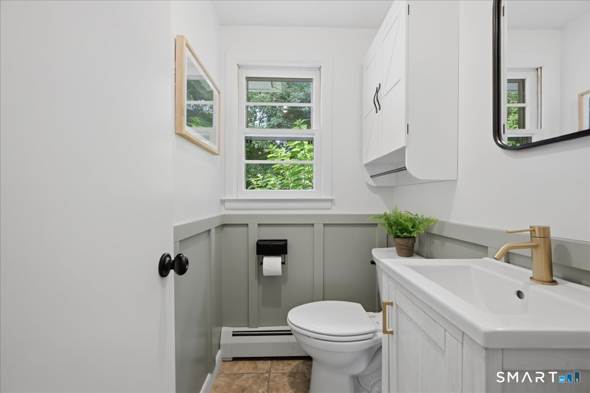 61 Hilltop Road Groton, CT 06355 - Photo 15 of 40