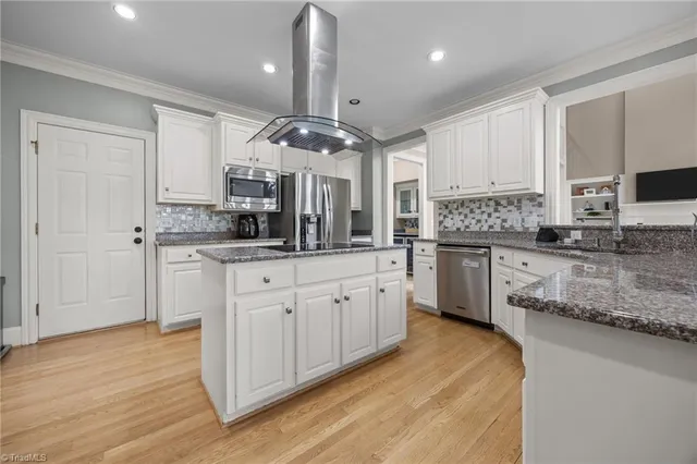 $779,000 | 5600 Wildrose Drive, Greensboro, NC 27410