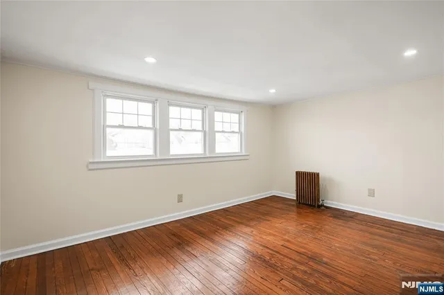 $4,300 | 170 West 4th Street, Clifton, NJ 07011