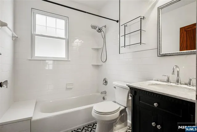 $4,300 | 170 West 4th Street, Clifton, NJ 07011