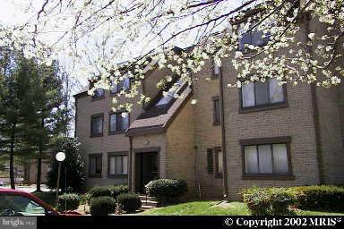 1621 Parkcrest Circle, Unit 101 Reston, VA 20190 - Photo 1 of 13 Exterior (Main)