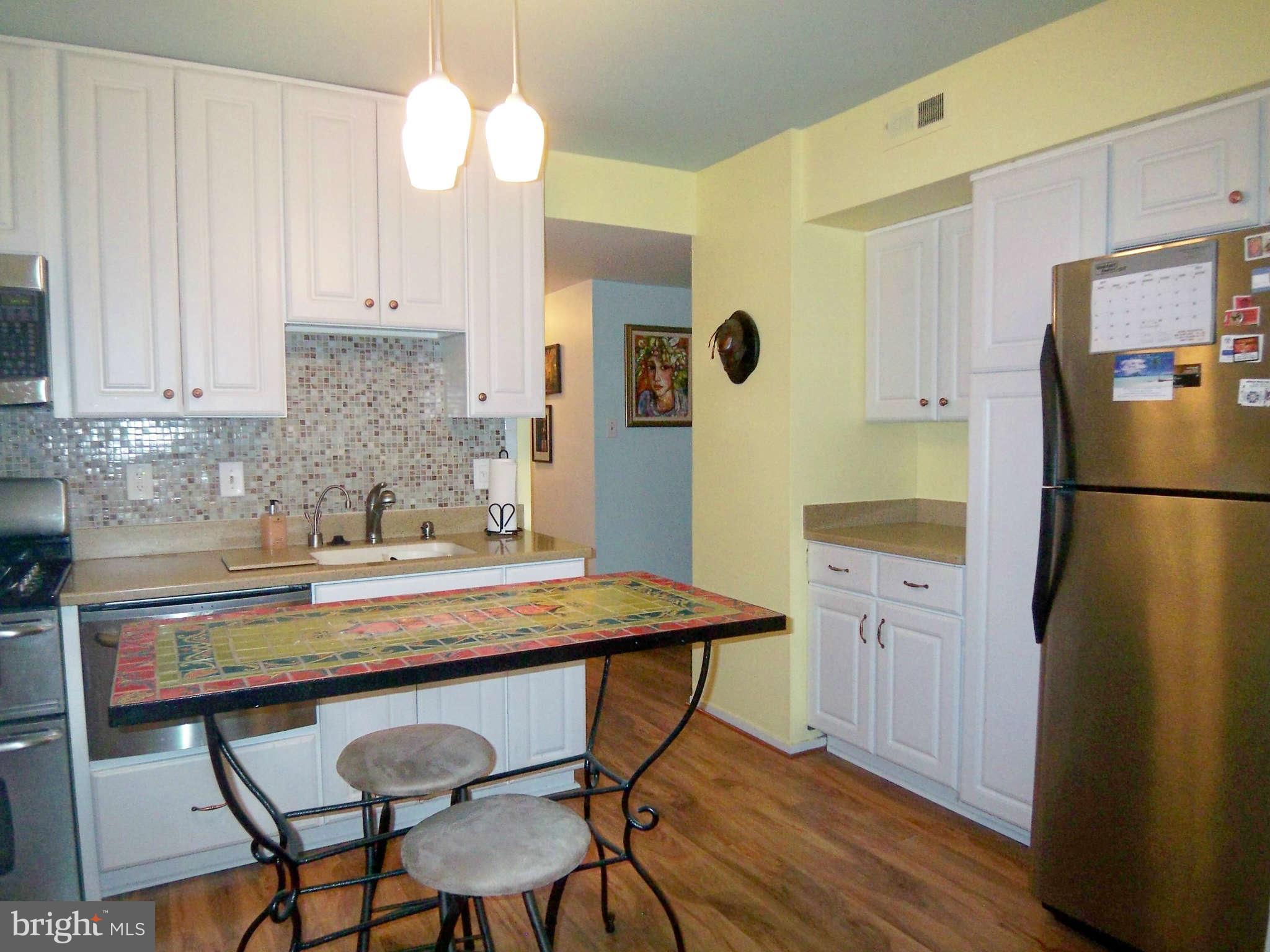 1621 Parkcrest Circle, Unit 101 Reston, VA 20190 - Photo 2 of 13 Kitchen