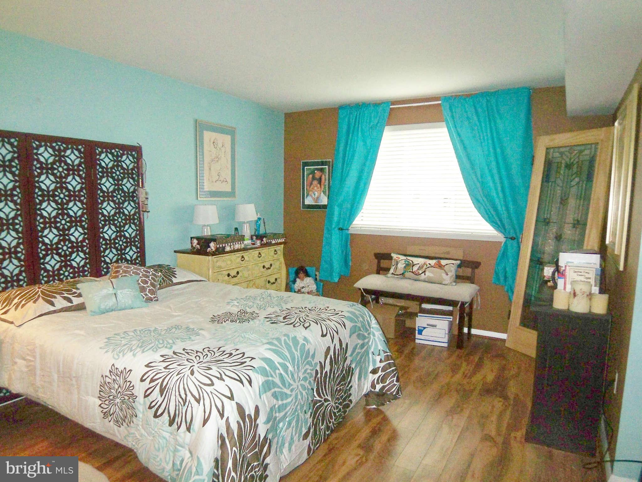 1621 Parkcrest Circle, Unit 101 Reston, VA 20190 - Photo 11 of 13 Bedroom (Master)