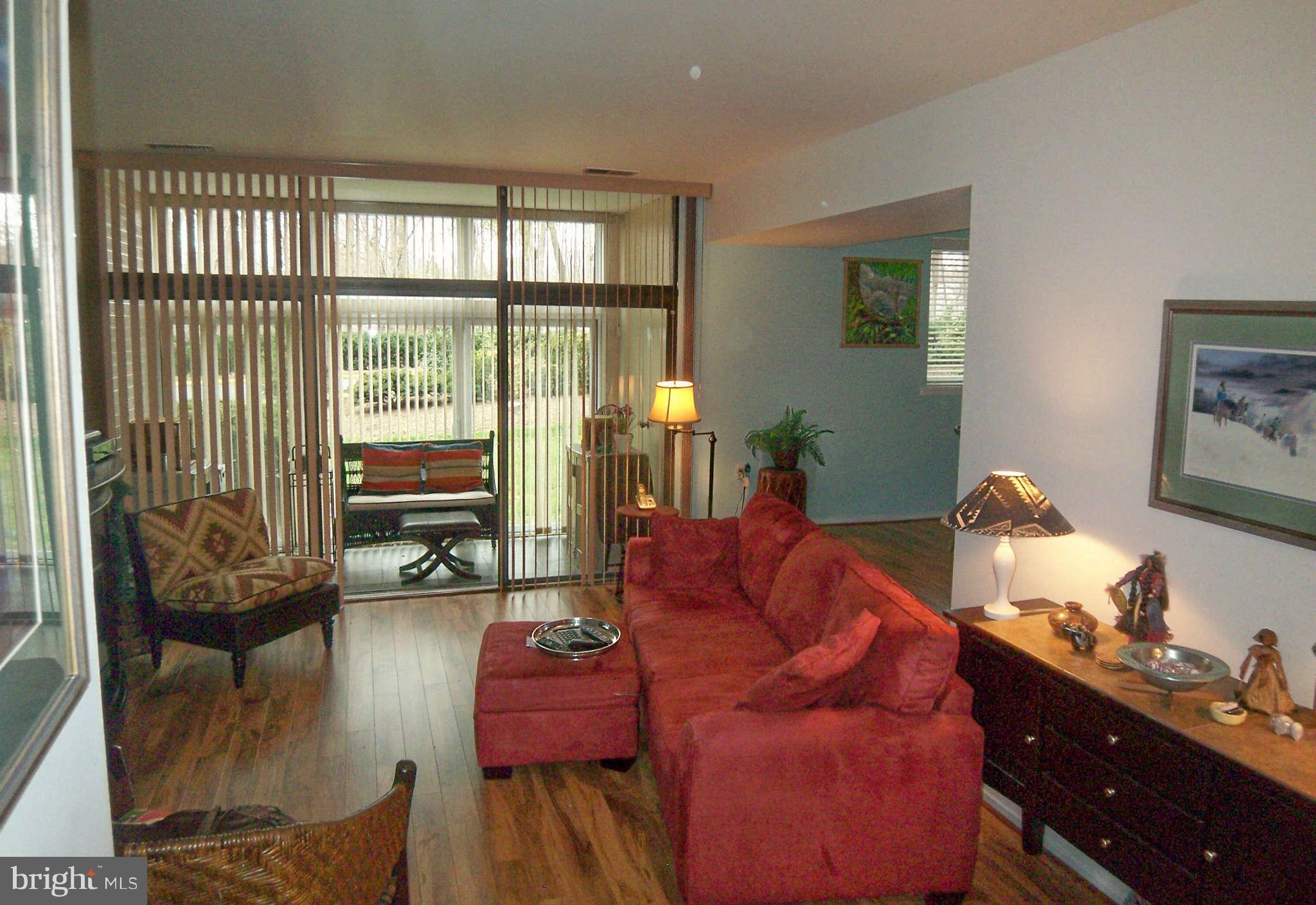 1621 Parkcrest Circle, Unit 101 Reston, VA 20190 - Photo 7 of 13 Living Room