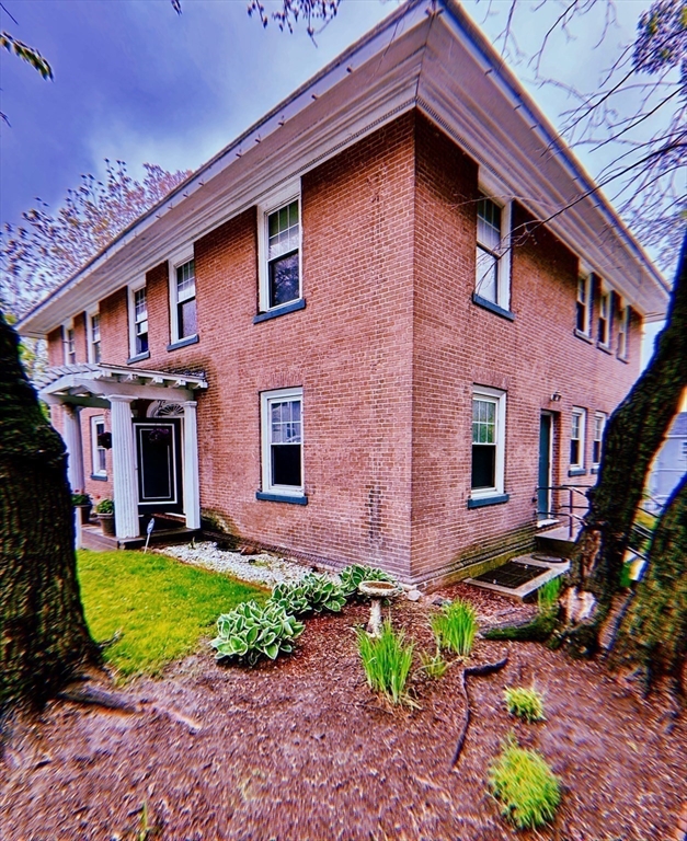 54 Ridgewood Place Springfield, MA 01105 - Photo 9 of 10