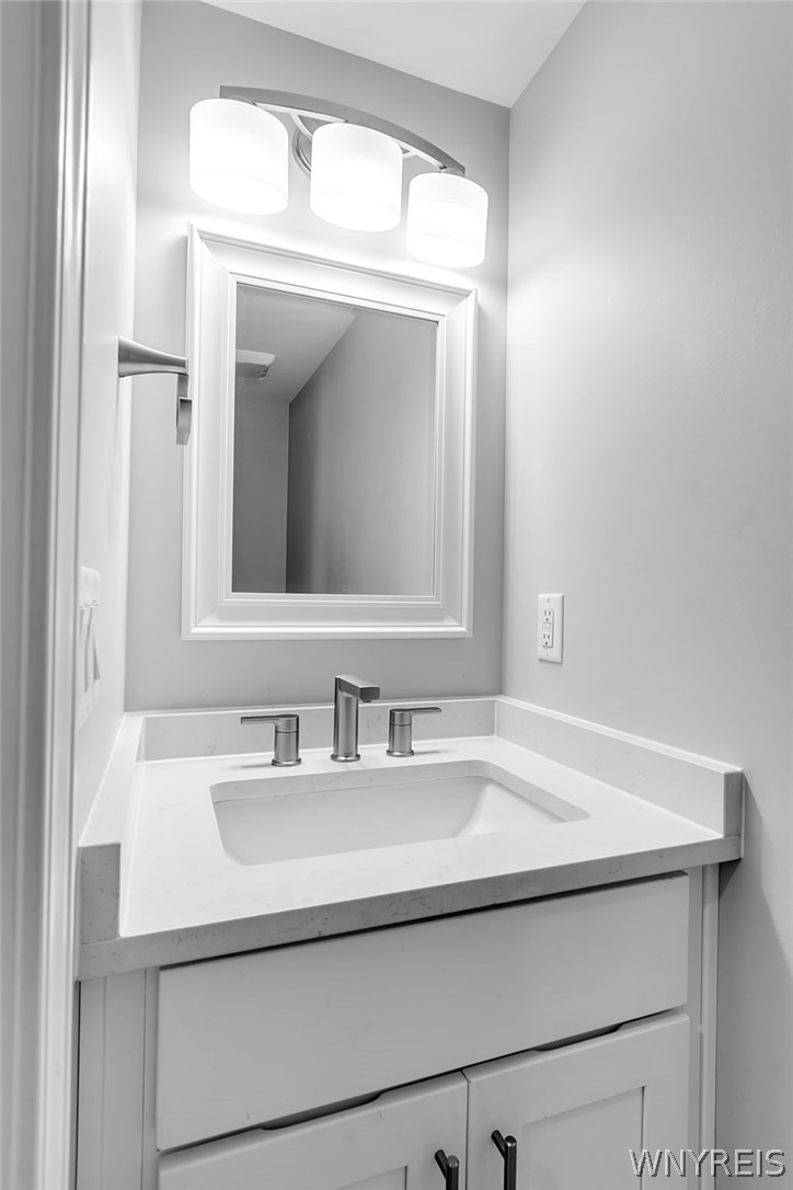 4563 Union Road, Unit RIGHT SIDE Cheektowaga, NY 14225 - Photo 11 of 24 First floor half bath