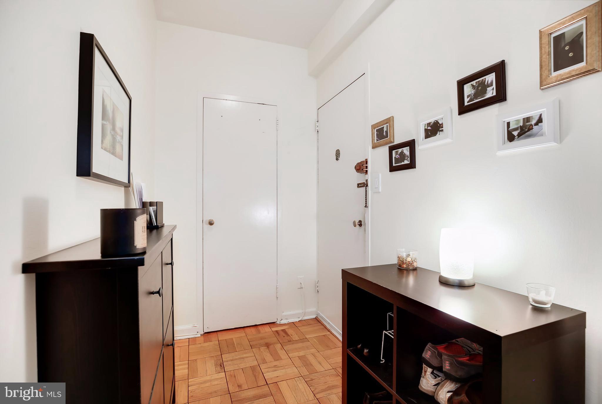 1 Scott Circle Northwest, Unit 213 Washington, DC 20005 - Photo 4 of 26 Interior (General)