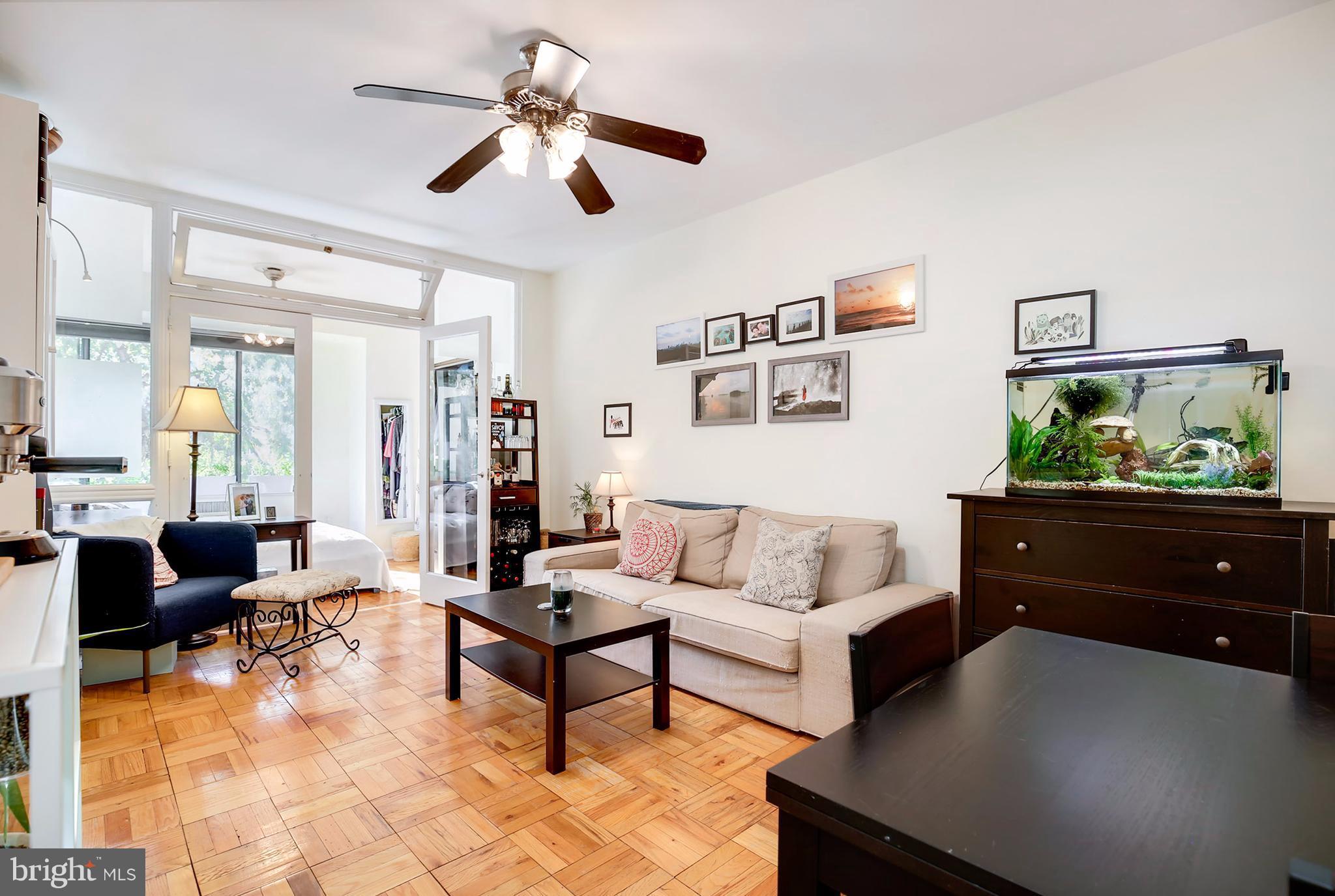 1 Scott Circle Northwest, Unit 213 Washington, DC 20005 - Photo 8 of 26 Living Room