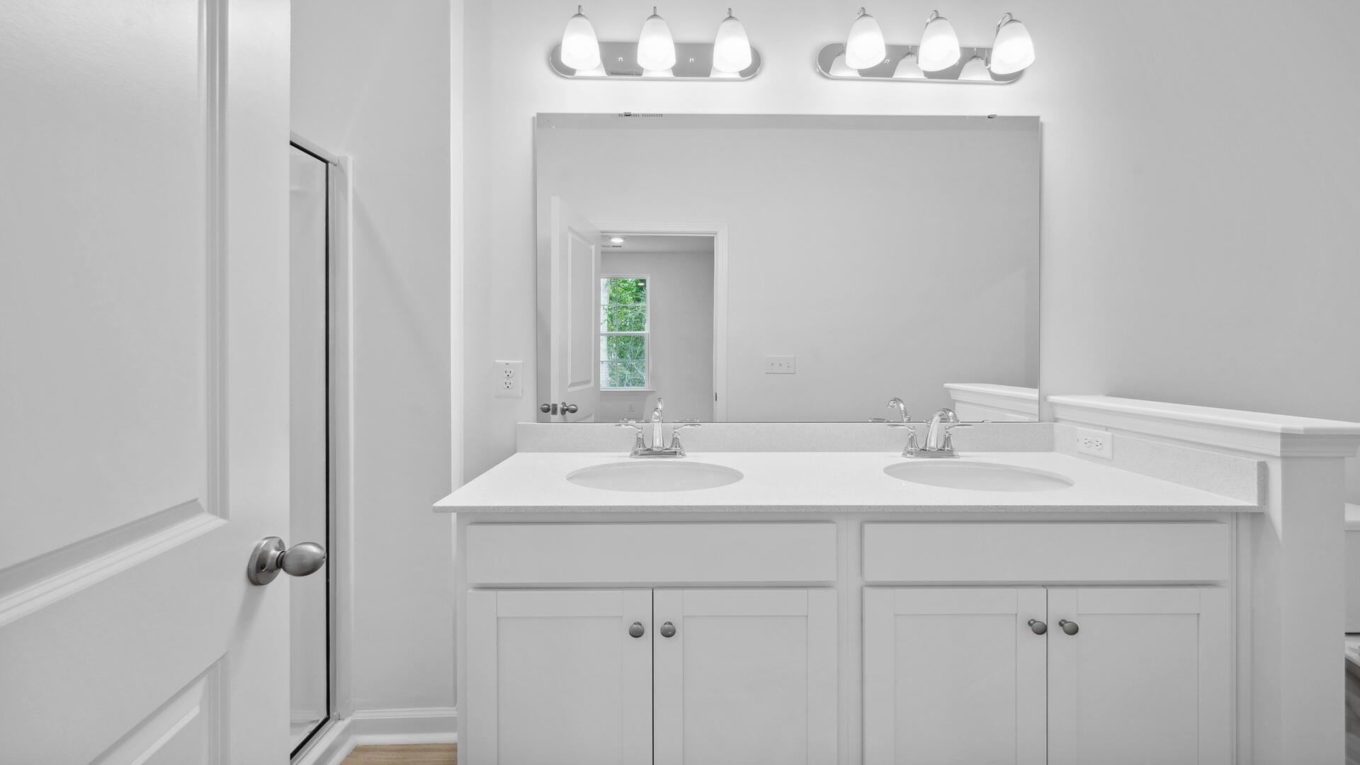 448 Cadbury Loop Summerville, SC 29486 - Photo 18 of 25 Primary Bath