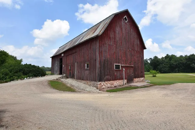 $775,000 | W8970 Cottonville Drive, Wautoma, WI 54982