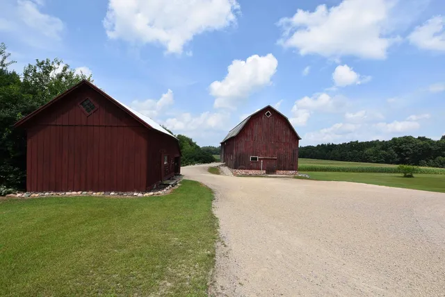 $775,000 | W8970 Cottonville Drive, Wautoma, WI 54982