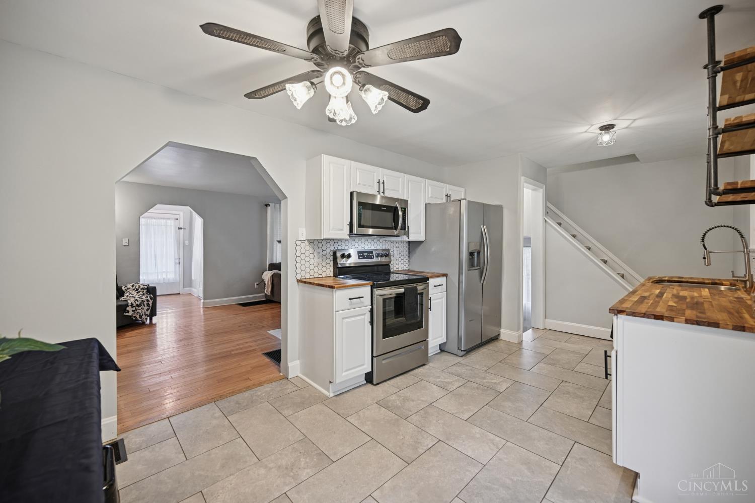 11525 Lippelman Road Sharonville, OH 45246 - Photo 9 of 38 Eat In kitchen view 1