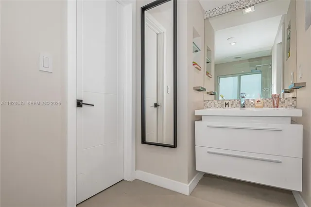 $21,500 | 375 Harbor Court, Key Biscayne, FL 33149