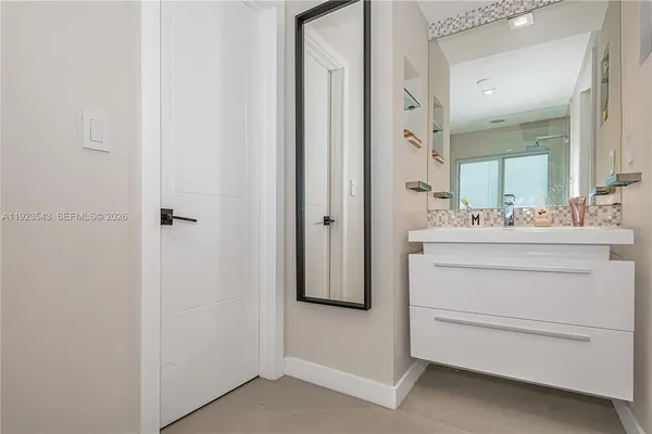 $20,000 | 375 Harbor Court, Key Biscayne, FL 33149