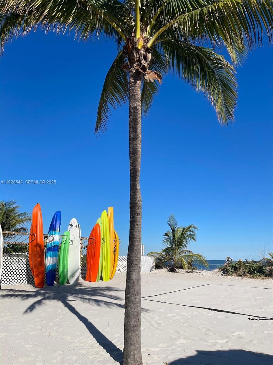 375 Harbor Court Key Biscayne, FL 33149 - Photo 48 of 58 Beach Club