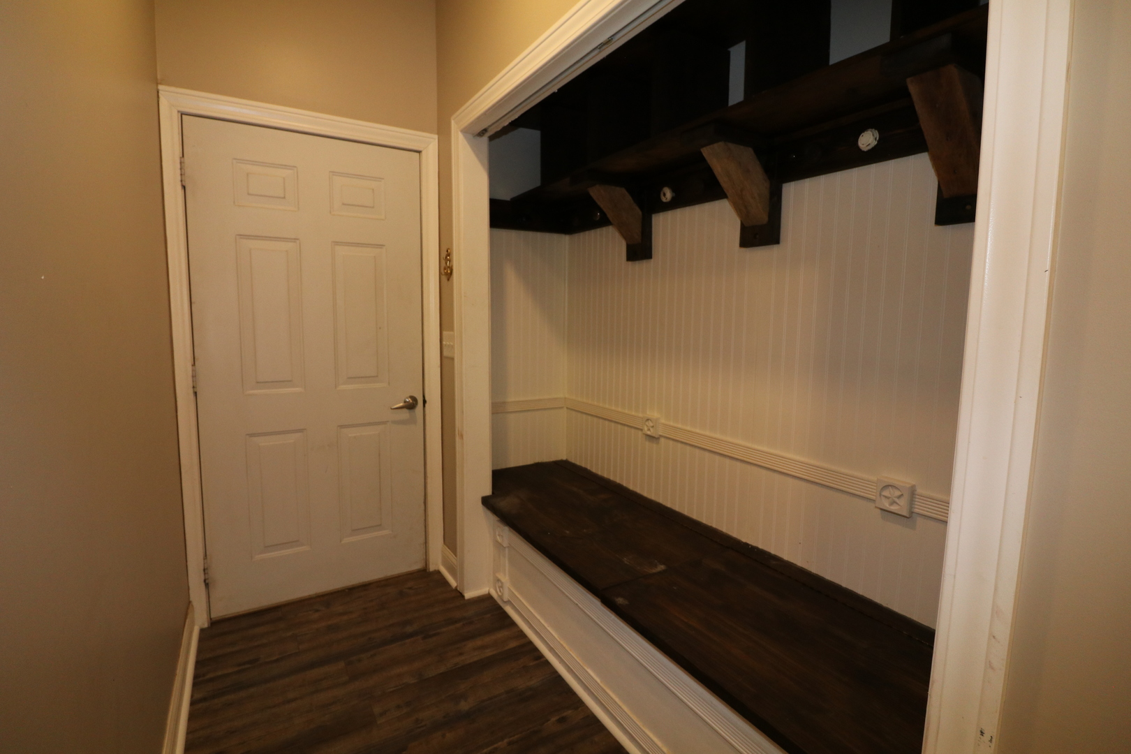 9358 Little Galilee Road Clinton, IL 61727 - Photo 7 of 40 a view of walk in closet