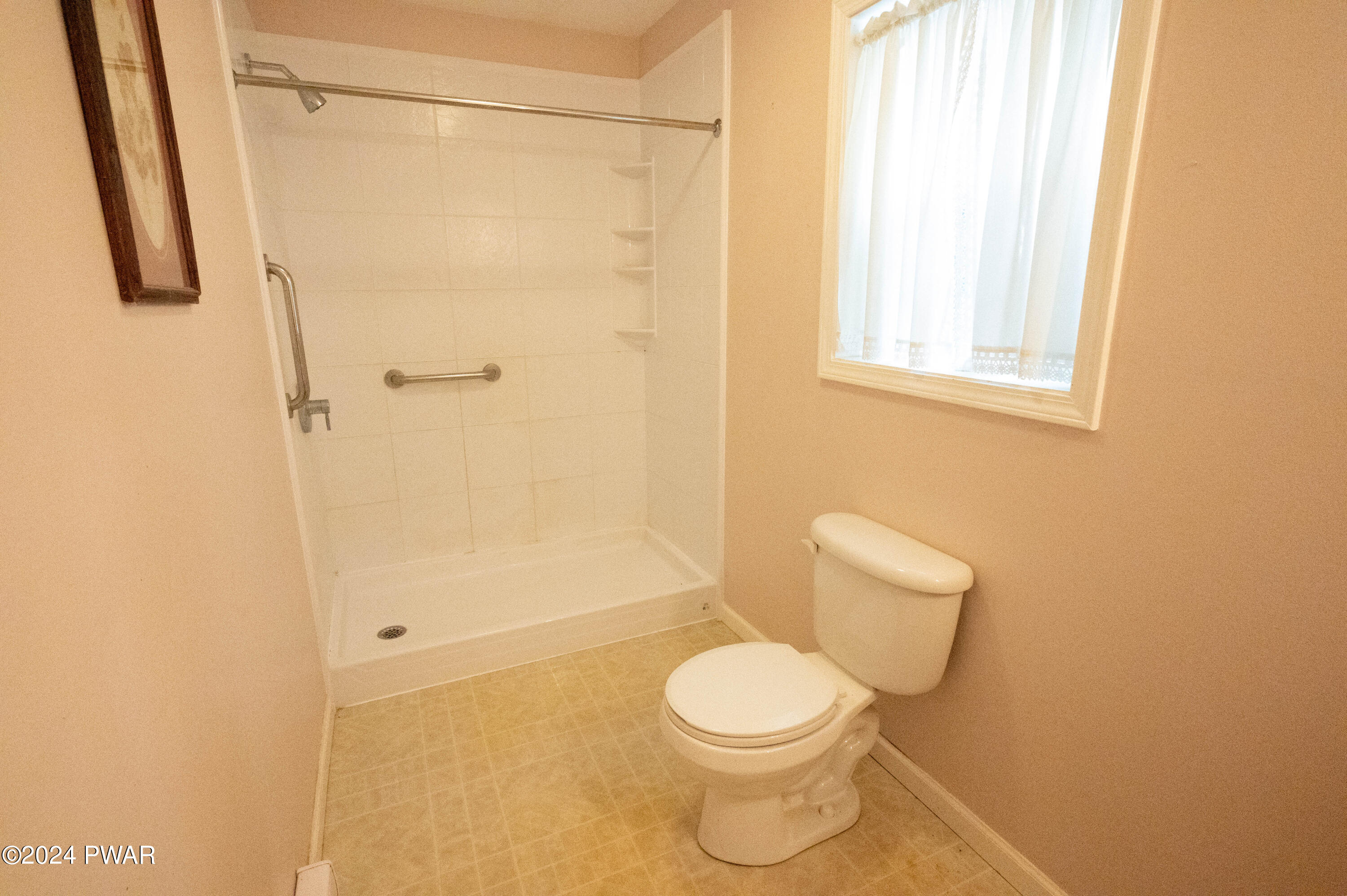 133 Stonehenge Road Milford, PA 18337 - Photo 16 of 31 Bath 2