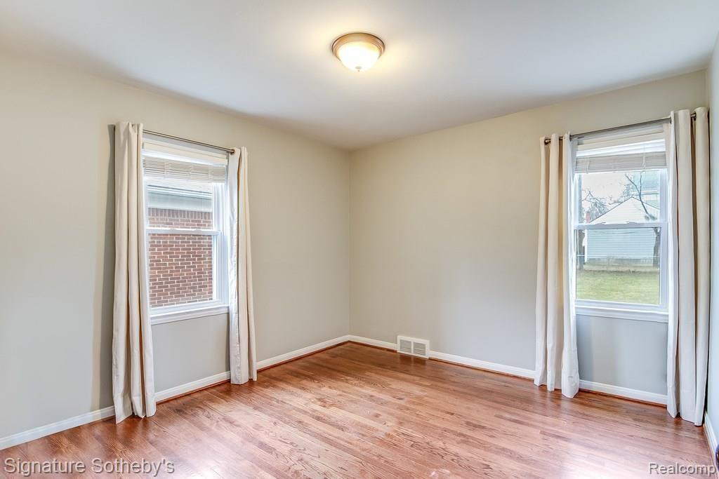 2563 Dorchester Road Birmingham, MI 48009 - Photo 13 of 27