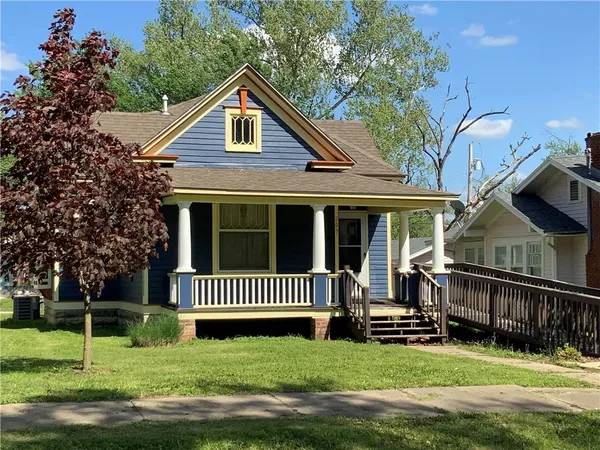$109,000 | 209 South Oak Street, Iola, KS 66749