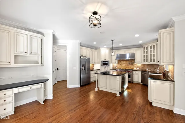 $1,450,000 | 307 Lantern Ridge Lane, Cary, NC 27519