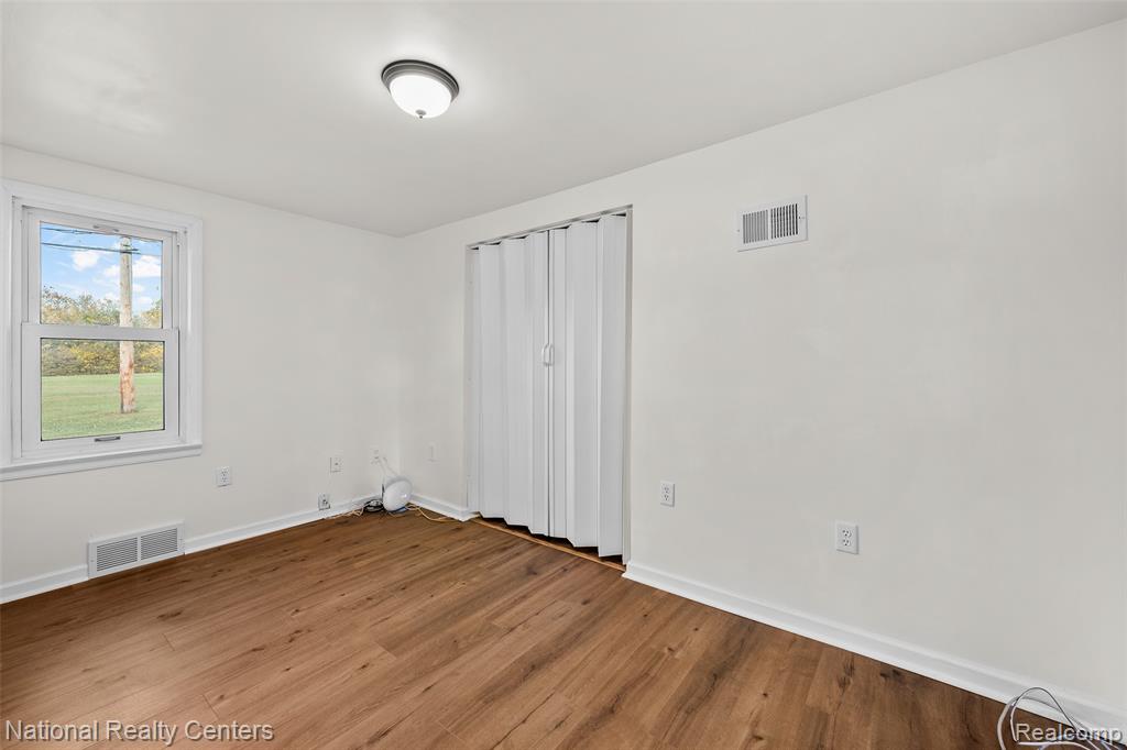 29842 Fort Road Rockwood, MI 48173 - Photo 39 of 42 Gallery Image 39