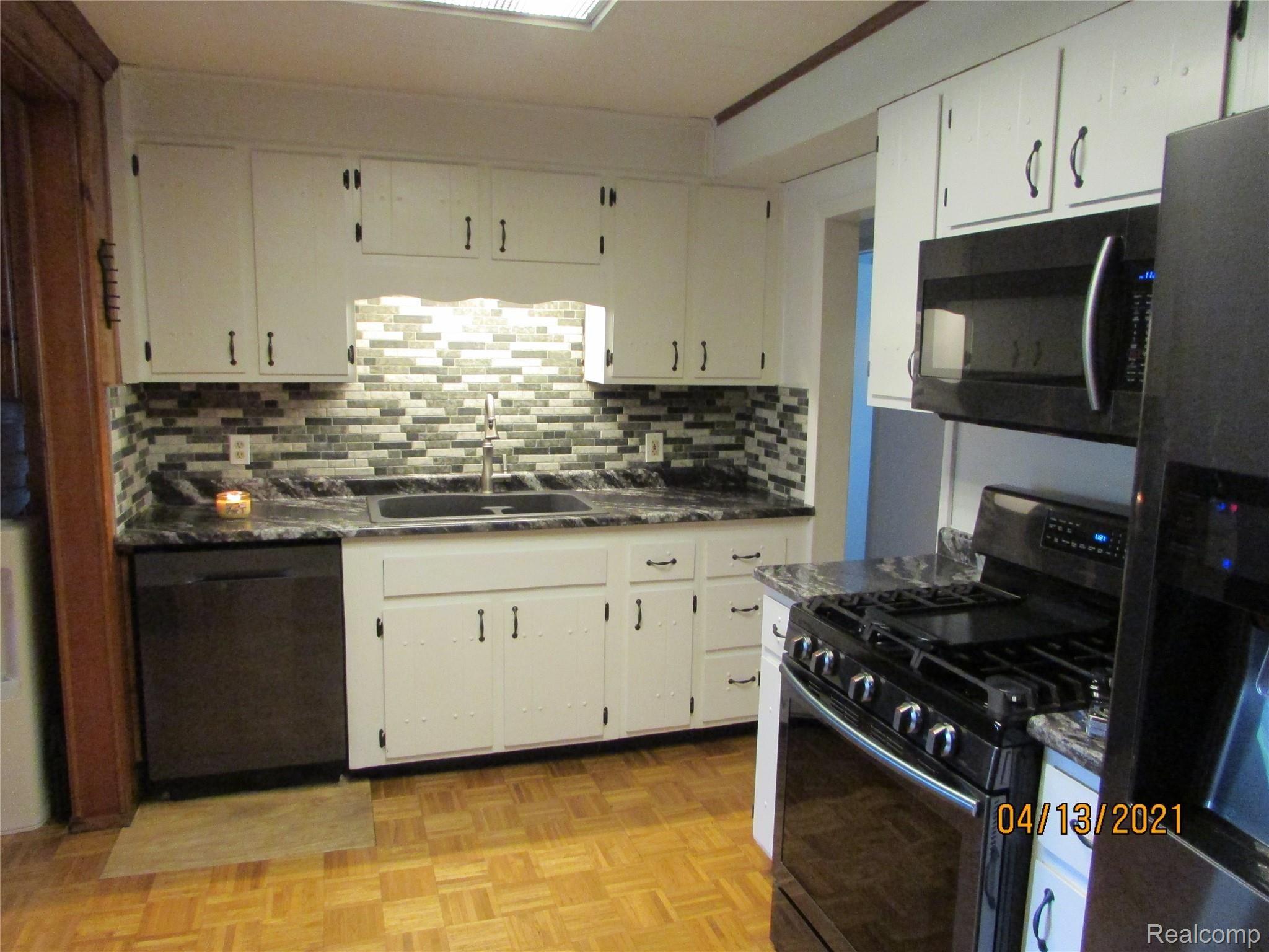 6142 South Center Road Grand Blanc, MI 48439 - Photo 14 of 31 Center rd pics 4-12-21 2021-03-17 007.JPG