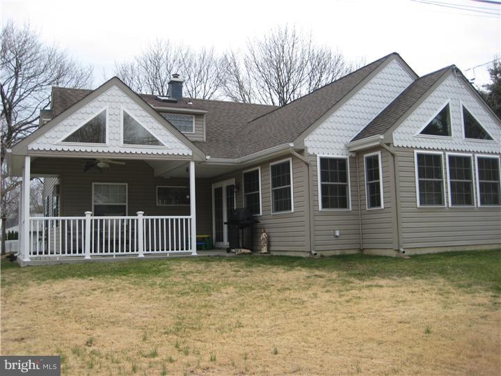 85 Upland Road Levittown, PA 19056 - Photo 7 of 25 Exterior Back