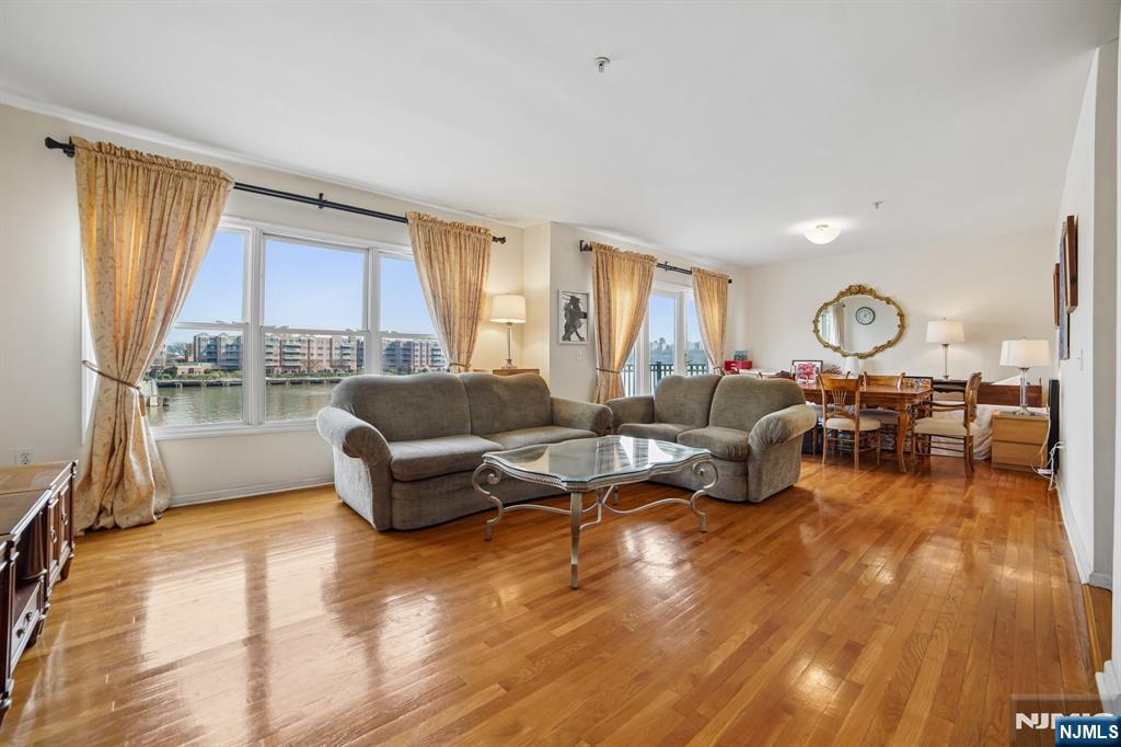 249 The Promenade Edgewater, NJ 07020 - Photo 2 of 29