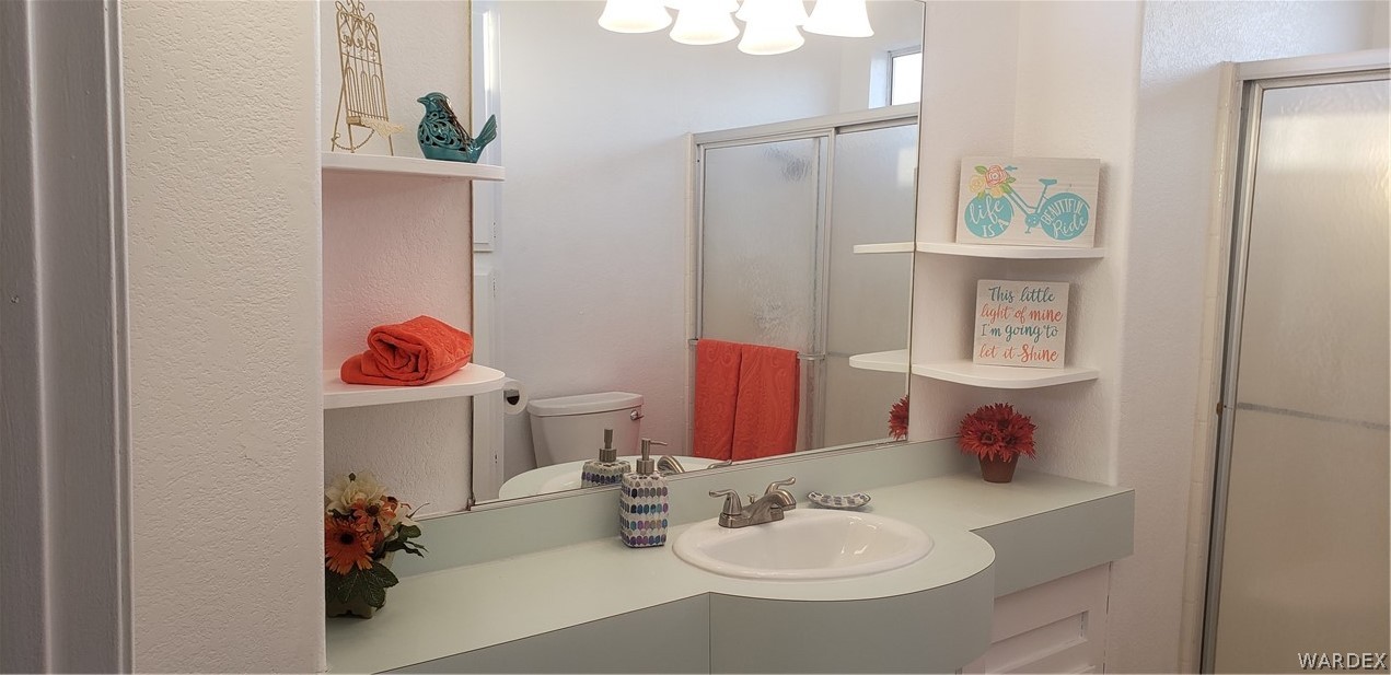 897 South Verde Road Golden Valley, AZ 86413 - Photo 23 of 49 Great Shelving in Master Bathroom