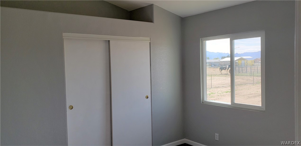 897 South Verde Road Golden Valley, AZ 86413 - Photo 26 of 49 2nd Bedroom