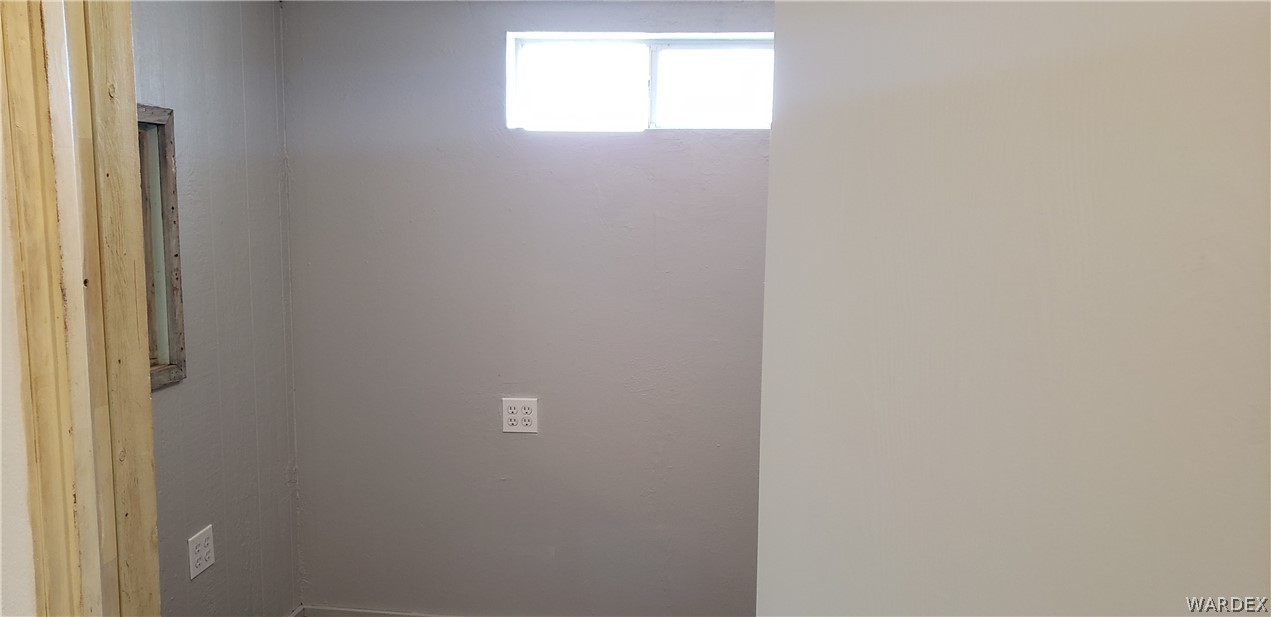 897 South Verde Road Golden Valley, AZ 86413 - Photo 41 of 49 Storage room
