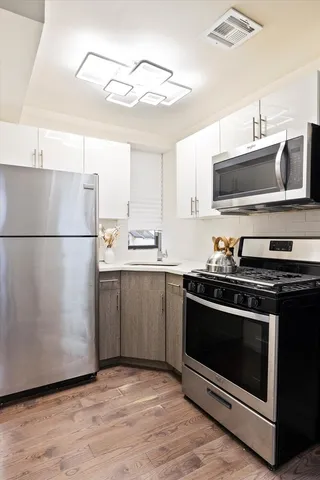 $995,888 | 3014 Brighton 1st Street | Brighton Beach