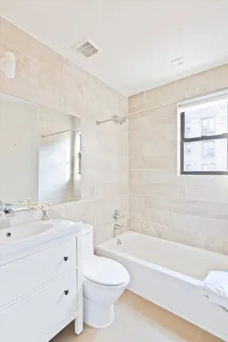 $995,888 | 3014 Brighton 1st Street | Brighton Beach