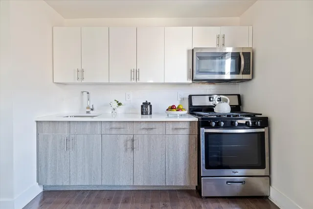 $995,888 | 3014 Brighton 1st Street | Brighton Beach