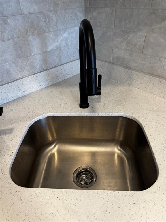 43420 Highway 27, Unit 414 Davenport, FL 33837 - Photo 4 of 41 a close view of sink